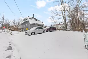 909 Baker St, Lansing, MI 48910 - Photo 27