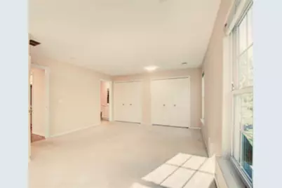 712 W Barrington Circle, Jackson, MI 49203 - Photo 9