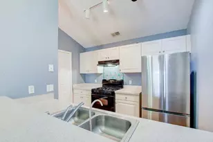 712 W Barrington Cir, Jackson, MI 49203 - Photo 5