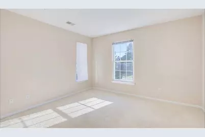 712 W Barrington Circle, Jackson, MI 49203 - Photo 11