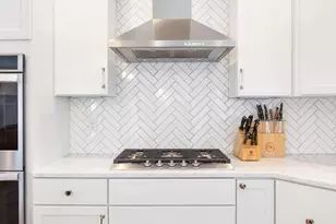 2009 W Lakewood Blvd, Holland, MI 49424 - Photo 13