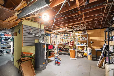 100 Burt Avenue, Jackson, MI 49201 - Photo 17