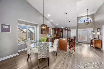 2546 Highridge Lane SE, Grand Rapids, MI 49546 - Photo 9