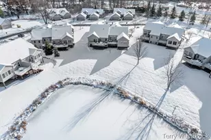 2546 Highridge Ln SE, Grand Rapids, MI 49546 - Photo 17