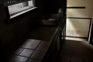 9437 Beaconsfield St, Detroit, MI 48224 - Photo 9