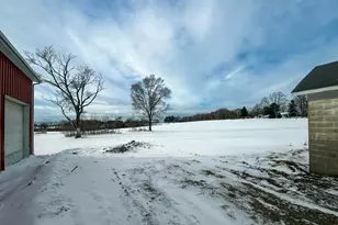 566 S Blue Creek Rd, Benton Harbor, MI 49022 - Photo 43