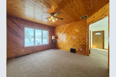 566 S Blue Creek Road, Benton Harbor, MI 49022 - Photo 7