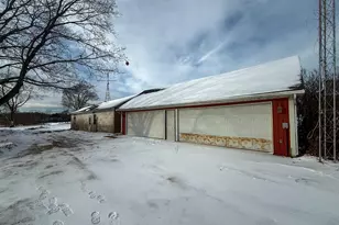 566 S Blue Creek Rd, Benton Harbor, MI 49022 - Photo 37