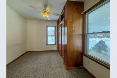 566 S Blue Creek Road, Benton Harbor, MI 49022 - Photo 15