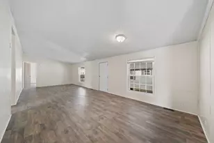 521 Rio Grande Dr, Adrian, MI 49221 - Photo 3