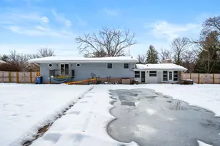 205 Wahwahtaysee Way, Battle Creek, MI 49015 - Photo 35