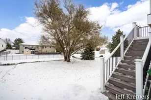 2713 Gullmont Dr SW, Wyoming, MI 49418 - Photo 9