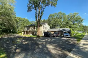 260 W Unadilla St, Pinckney, MI 48169 - Photo 1