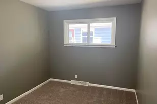 865 Carrier Creek Blvd NE, Grand Rapids, MI 49503 - Photo 17