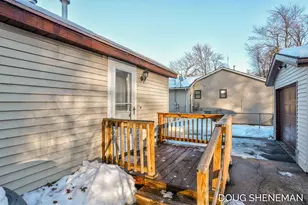 138 Riley St, Holland, MI 49424 - Photo 5