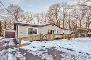 138 Riley St, Holland, MI 49424 - Photo 1