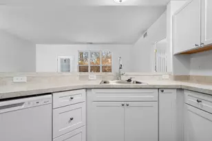 8117 Autumn Woods Tr, Ypsilanti, MI 48198 - Photo 7