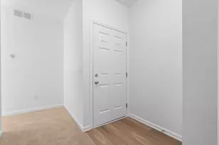 8117 Autumn Woods Tr, Ypsilanti, MI 48198 - Photo 3