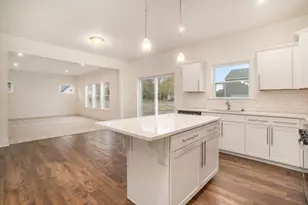 9392 Snow Vly Dr SE, Alto, MI 49302 - Photo 5