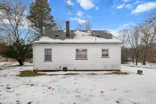 8634 Division Ct SE, Byron Center, MI 49315 - Photo 7