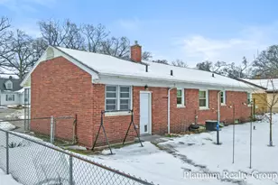 3463 McCracken St, Norton Shores, MI 49441 - Photo 45