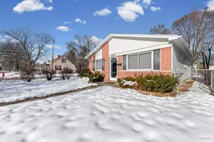 34084 Currier St, Wayne, MI 48184 - Photo 3