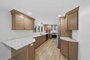 2037 Lake View Dr, Brooklyn, MI 49230 - Photo 7