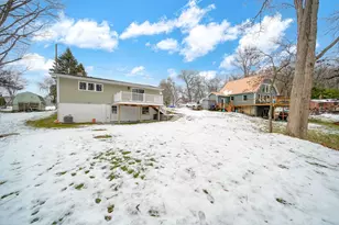 2037 Lake View Dr, Brooklyn, MI 49230 - Photo 29