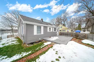 2050 Lake View Dr, Brooklyn, MI 49230 - Photo 9