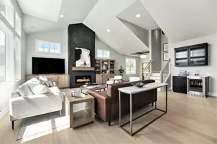 2284 Knapp Bluff Ct NE, Grand Rapids, MI 49525 - Photo 5