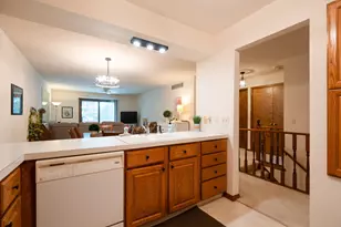 2223 Mapleton St NE, Grand Rapids, MI 49505 - Photo 7