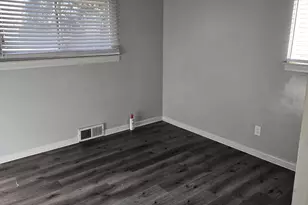 27294 W Pleasant Ridge Dr, Dearborn Heights, MI 48127 - Photo 13