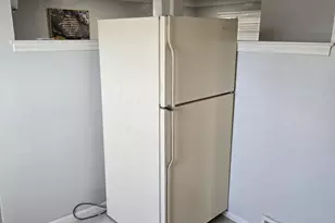 27294 W Pleasant Ridge Dr, Dearborn Heights, MI 48127 - Photo 9