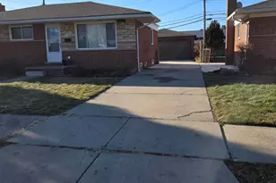 27294 W Pleasant Ridge Dr, Dearborn Heights, MI 48127 - Photo 35