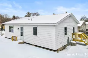 1628 Ira Ave NW, Grand Rapids, MI 49504 - Photo 25