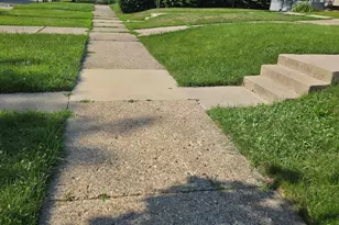 8236 Trinity St, Detroit, MI 48228 - Photo 33