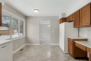 305 E 3rd St, Lawton, MI 49065 - Photo 7