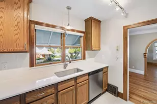 624 E Main St, Brighton, MI 48116 - Photo 9