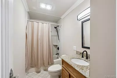 624 E Main Street, Brighton, MI 48116 - Photo 17