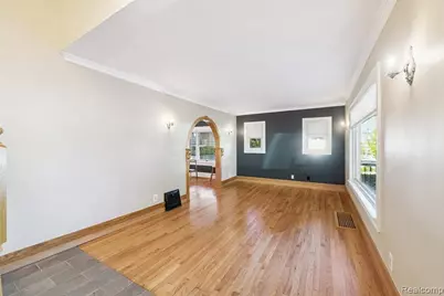 624 E Main Street, Brighton, MI 48116 - Photo 3