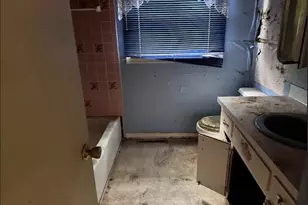 3365 Ridgecliffe Dr, Flint, MI 48532 - Photo 3