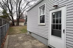 622 Mayflower Ave, Lincoln Park, MI 48146 - Photo 3