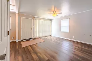 10111 Corning St, Oak Park, MI 48237 - Photo 7