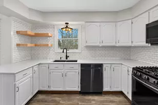 61833 Bayshore Dr, Sturgis, MI 49091 - Photo 9