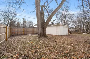 1314 Clinton Ave, Kalamazoo, MI 49001 - Photo 17