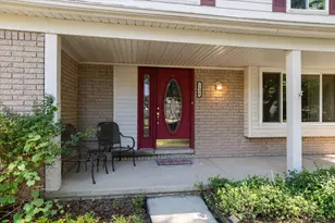 3896 Gate Dr, Troy, MI 48083 - Photo 5