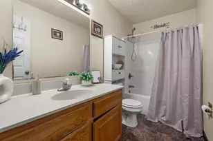 320 Phelps Ave, Kalamazoo, MI 49048 - Photo 11