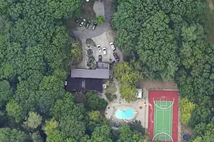 3920 Braeburn Dr, Norton Shores, MI 49441 - Photo 3