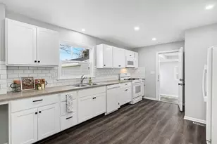 1048 S Kalamazoo Ave, Marshall, MI 49068 - Photo 11