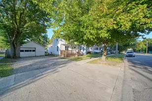 136 E Chestnut Street E, Adrian, MI 49221 - Photo 33